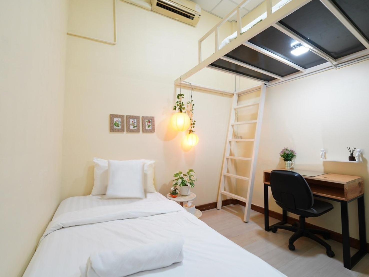 Ez Sleep @ Ratchada 19 Hostel Bangkok Buitenkant foto