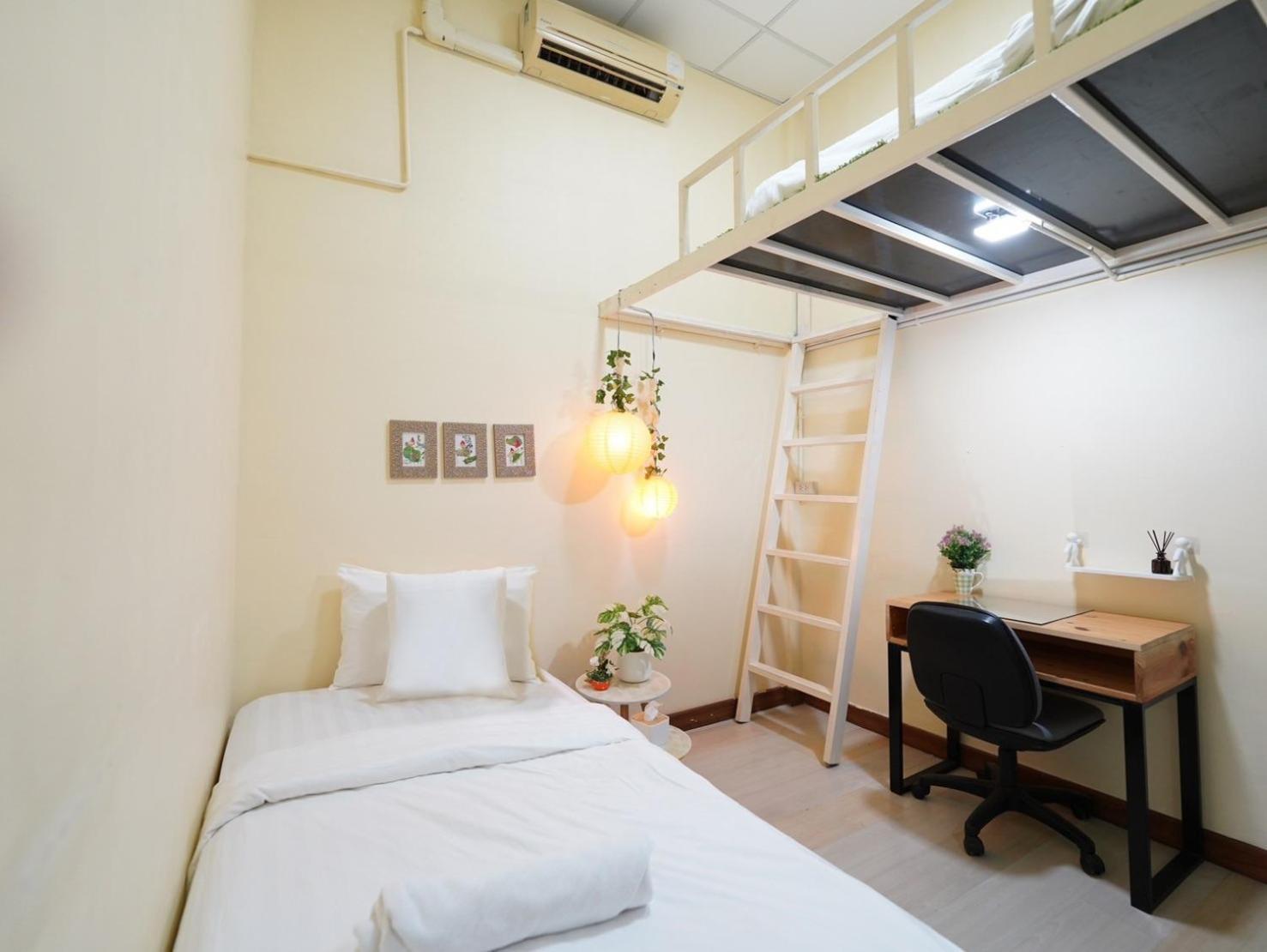 Ez Sleep @ Ratchada 19 Hostel Bangkok Buitenkant foto