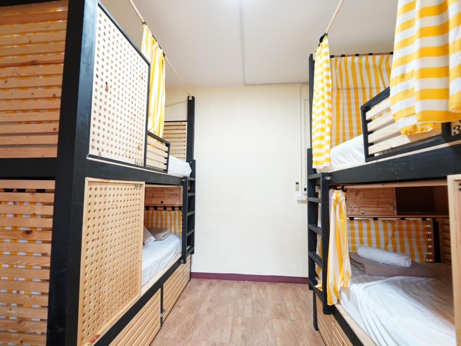 Ez Sleep @ Ratchada 19 Hostel Bangkok Buitenkant foto