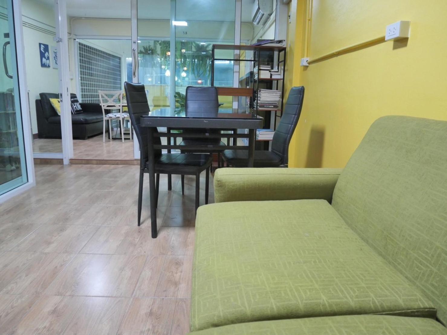 Ez Sleep @ Ratchada 19 Hostel Bangkok Buitenkant foto