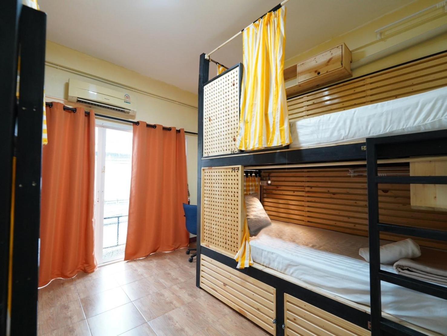 Ez Sleep @ Ratchada 19 Hostel Bangkok Buitenkant foto