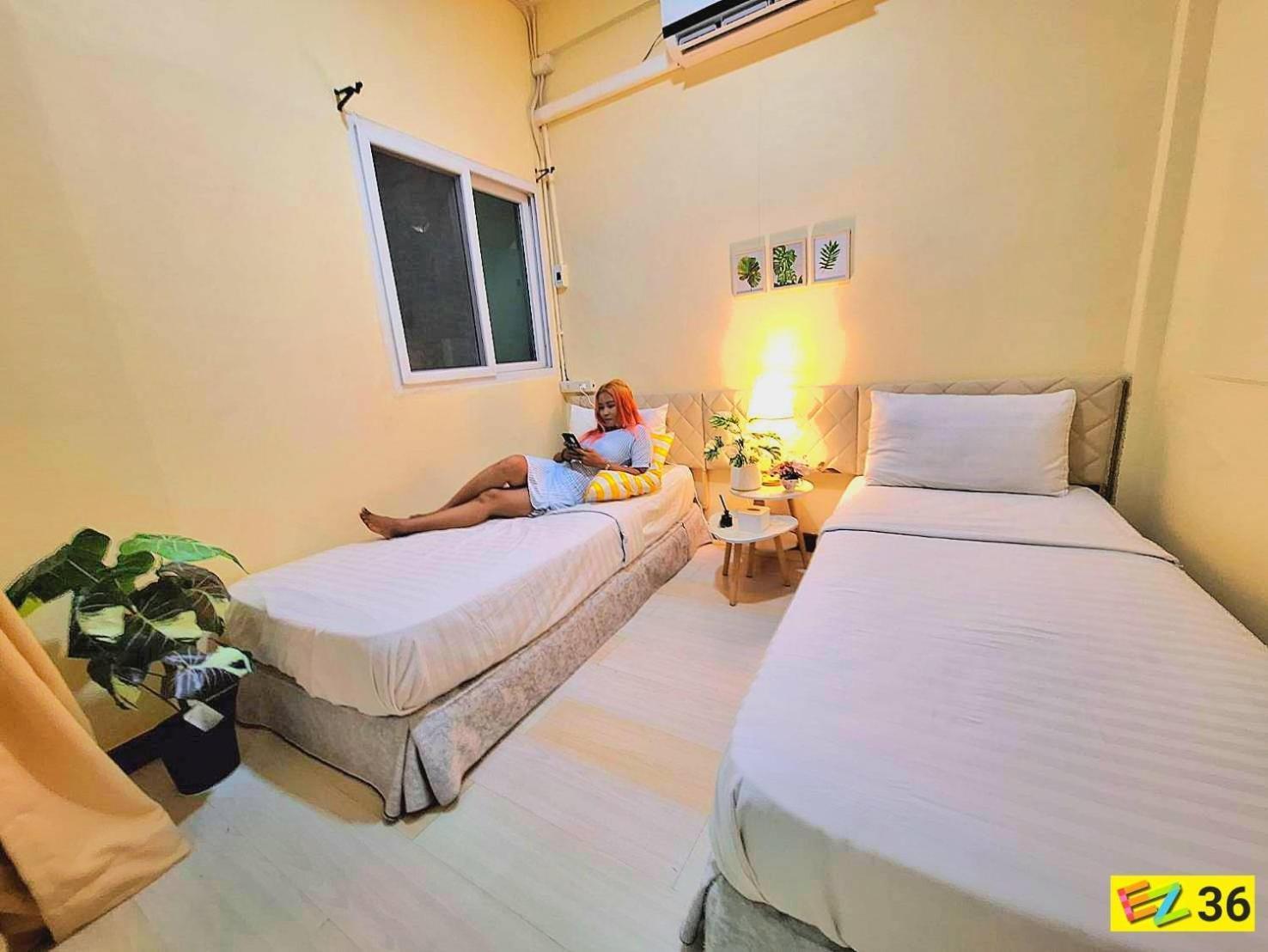 Ez Sleep @ Ratchada 19 Hostel Bangkok Buitenkant foto